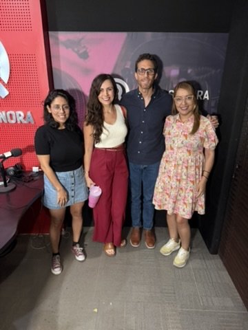 Entrevista en estudio de radio Sonora