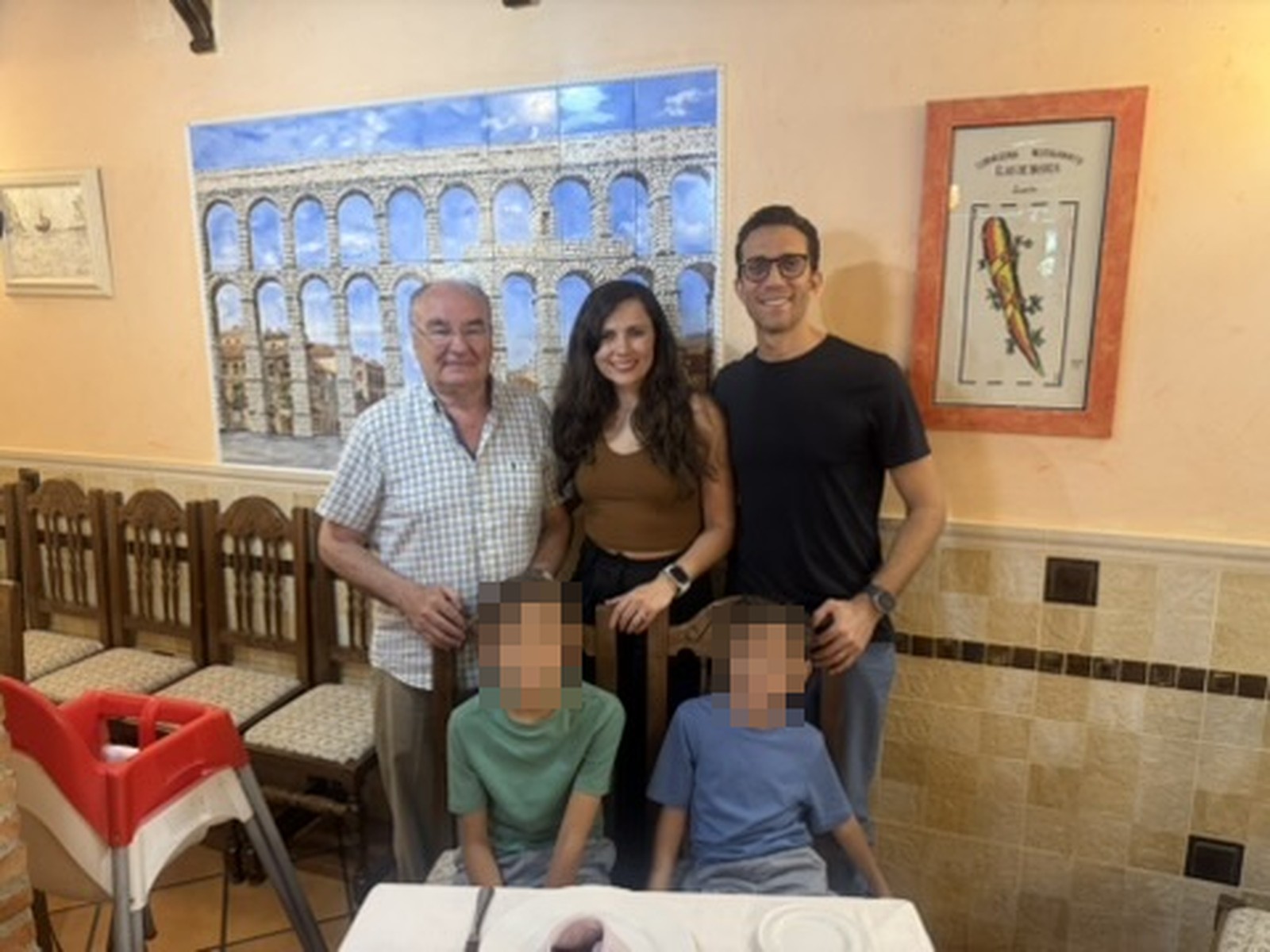 Encuentro familiar en restaurante