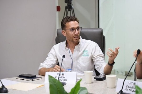 Intervención de Familia Sin Gluten en mesa de comisiones