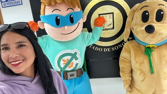 Selfie con mascotas del Congreso de Sonora