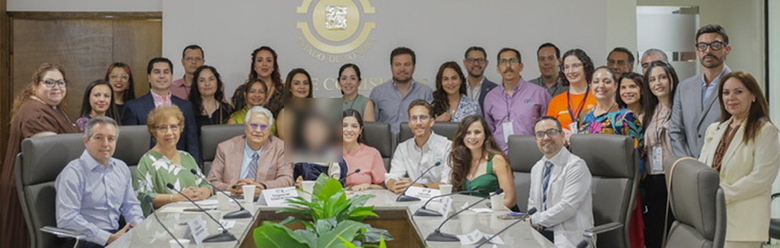 Grupo en la Sala de Comisiones del Congreso de Sonora