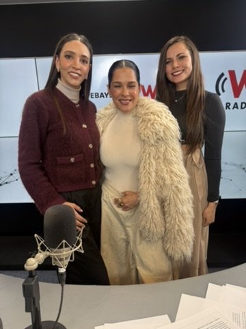 Tres mujeres en estudio de W Radio